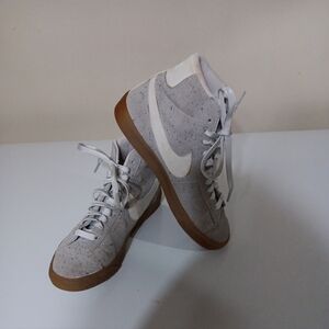 Nike Blazer Mid  Size 4.5Y Shoes Gray Suede Athletic Trainer Sneakers Some Flaws